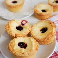 Песочные корзиночки с начинкой из творога
