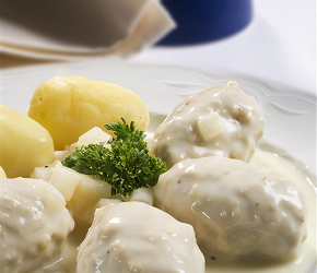 Фотография рецепта Мясные тефтели с рисом и белым соусом