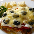 Фотография рецепта Нежная отбивная из куриной грудки под овощами с сыром и оливками автор Олеся Кудесница леса