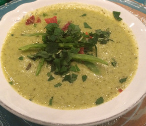 Фотография рецепта Мятный крем-суп из горошка и кукурузы
