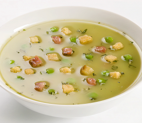 Фотография рецепта Гороховый суп с беконом и сухариками