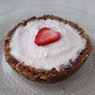 Чизкейк с финиками и орехами
