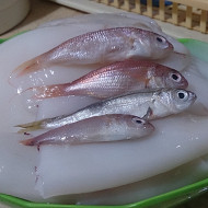 Кальмары тушеные в сливках с овощами