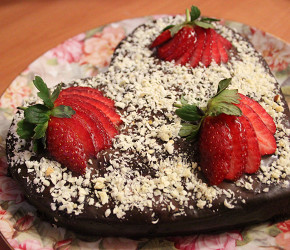 Фотография рецепта Шоколадный торт с черникой и вишней