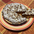 Фотография рецепта Пирог с яблоками, вареной сгущенкой и орехами автор Еда