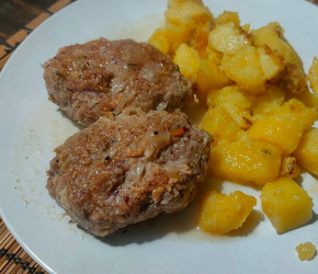 Фотография рецепта Тушеные куриные котлеты с фасолью