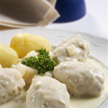 Фотография рецепта Мясные тефтели с рисом и белым соусом автор Анастасия Зотова