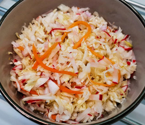 Фотография рецепта Салат с квашеной капустой