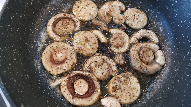 Фото шага рецепта Мясо индейки по-французски 175828 шаг 5
