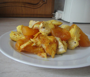 Фотография рецепта Курица с сухофруктами и шафраном