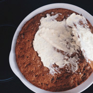 Морковный торт с грецкими орехами и корицей