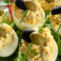 Фотография рецепта Фаршированные яйца с каперсами и анчоусами по-средиземноморски автор Ольга Худина