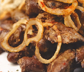 Фотография рецепта Жареная куриная печенка с луком и специями