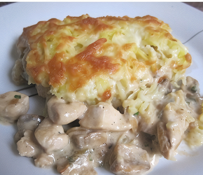 Фотография рецепта Курица с грибами, запеченная под картофельно-сырной шубой