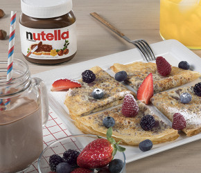 Фотография рецепта Ажурные блины с Nutella® и ягодами