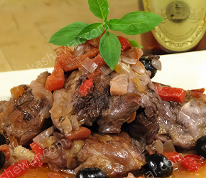 Фотография рецепта Курица с оливками и перцем