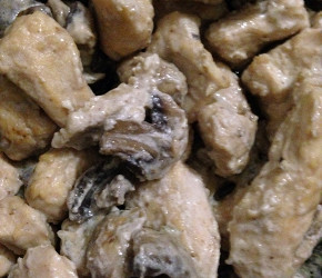Фотография рецепта Куриная грудка с шампиньонами в сметанном соусе