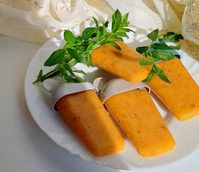 Фотография рецепта Фруктовый лед из персика и банана с мятой и лимонным соком