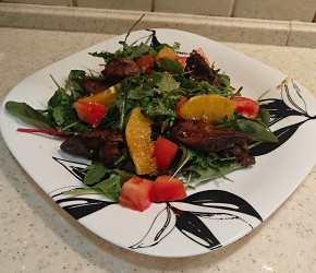 Фотография рецепта Салат с куриной печенью и апельсином
