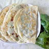 Кутабы с зеленью и луком