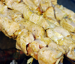 Фотография рецепта Шашлык из курицы с чесноком и розмарином