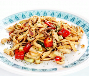 Фотография рецепта Салат из курицы с грибами и сельдереем