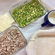 Пирог с индейкой, кабачком и моцареллой