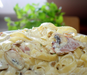 Фотография рецепта Паста с ветчиной и шампиньонами в сливочном соусе