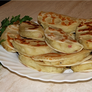 Кыстыбый с картофелем из пельменного теста
