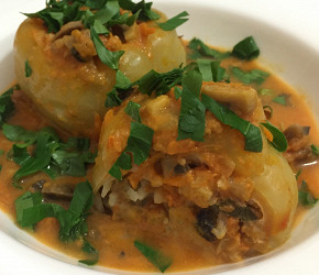 Фотография рецепта Перцы фаршированные мясом с шампиньонами в томатном соусе