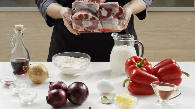 Фото шага рецепта Блины с мясной начинкой 153235 шаг 1