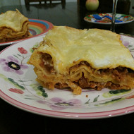 Лазанья с мясным фаршем и пармезаном