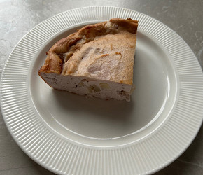 Фотография рецепта Малиновая творожная запеканка с ананасом