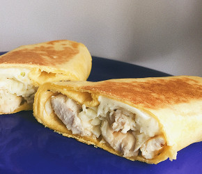Фотография рецепта Горячая лепешка с сулугуни и курицей