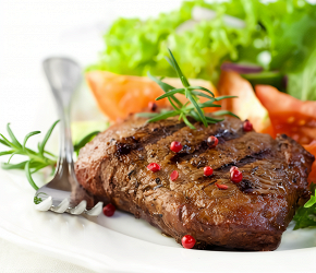 Фотография рецепта Маринованные в красном вине и розмарине говяжьи стейки