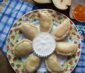 Фотография рецепта Вареники с творогом и грушей