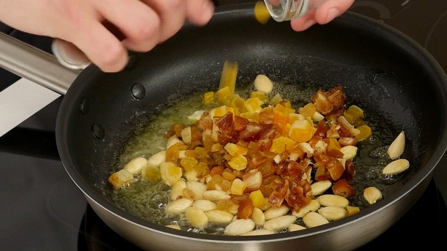 Фото шага рецепта Армянская фаршированная курица амич 125310 шаг 4