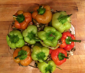 Фотография рецепта Перец, фаршированный запеченными овощами с рисом и чечевицей