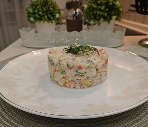 Фотография рецепта Крабовый салат с кукурузой и яйцом