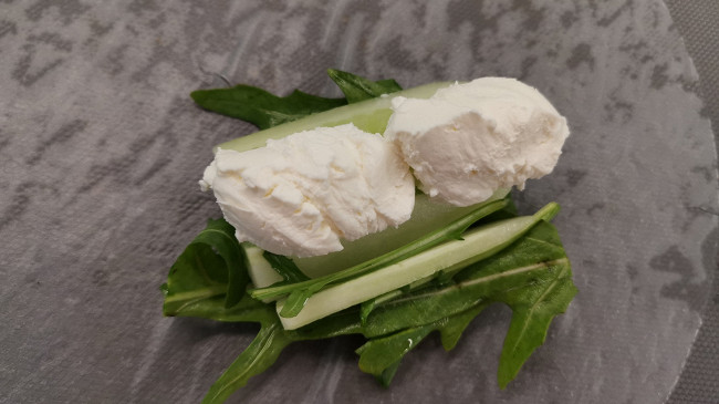 Фото шага рецепта Спринг-роллы с рыбой 188432 шаг 6