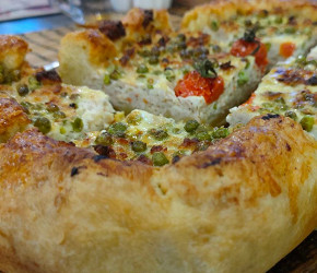 Фотография рецепта Пирог с мясной начинкой, яйцом и горошком