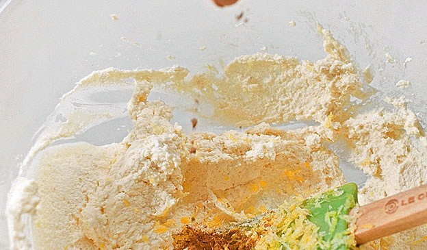Фото шага рецепта Сырники с кукурузной мукой и вареньем 31209 шаг 3