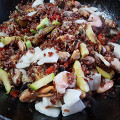 Фотография рецепта Красный рис в кокосовом молоке с морепродуктами и овощами автор Irina Leinvand