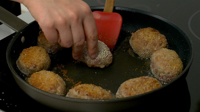 Фото шага рецепта Мясные котлеты с сыром 33930 шаг 6
