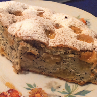 Пирог с яблоками и маком