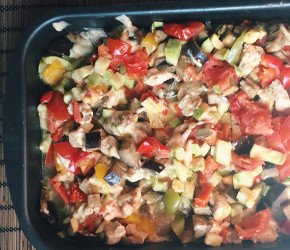 Фотография рецепта Рагу из овощей с курицей и сыром в духовке