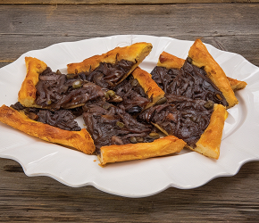 Фотография рецепта Луковый пирог с анчоусами