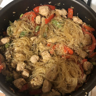 Фунчоза с индейкой и овощами
