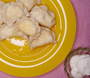 Фотография рецепта Вареники с творогом и изюмом