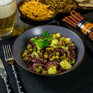 Немецкий картофельный салат с колбасками